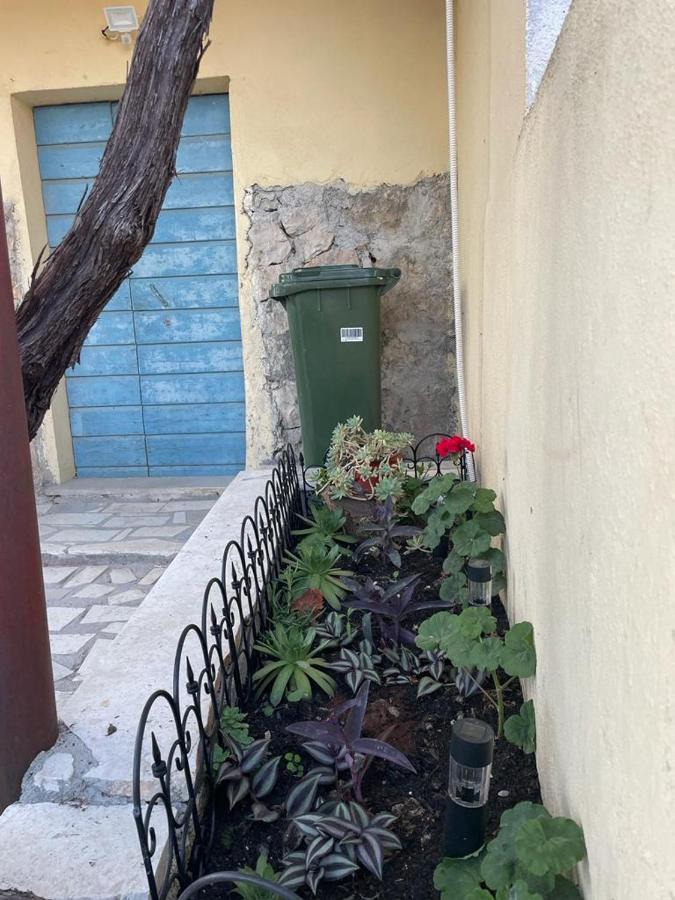 Apartment Viniska Vinišće Exterior foto