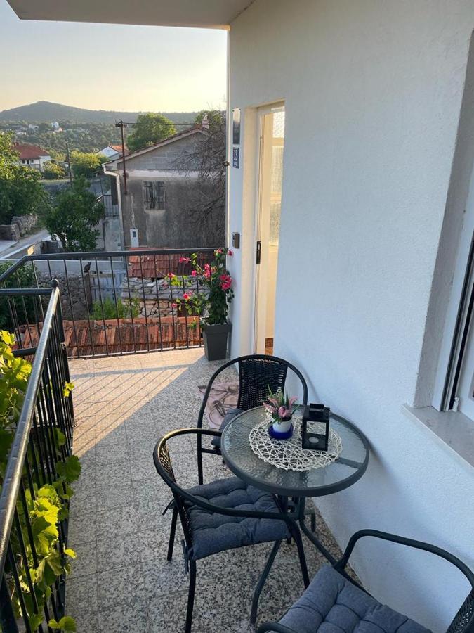 Apartment Viniska Vinišće Exterior foto